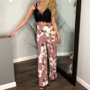 High waisted button flower pants 🌸 🌺 🌹